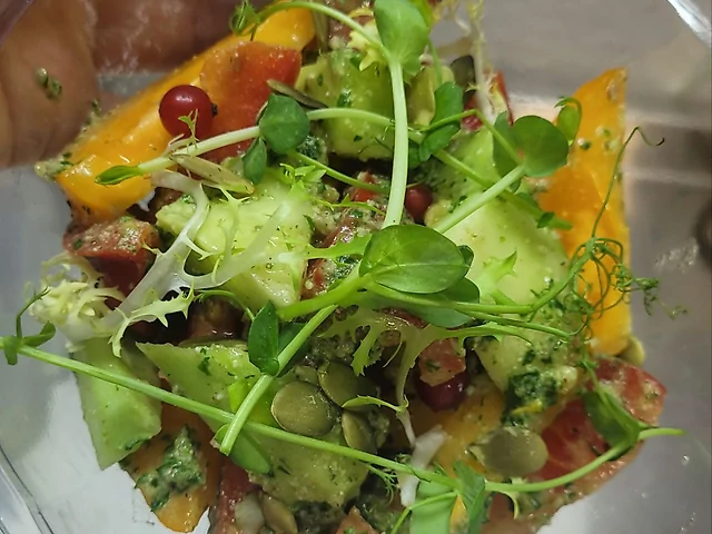 SEASONAL SALAD