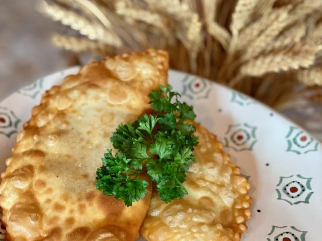 Чебуреки з бараниною