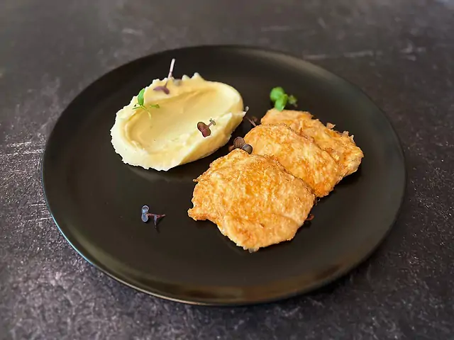 Курячі биточки з пюре