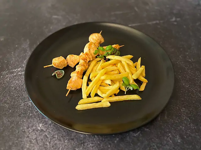Курячий шашличок на шпажках