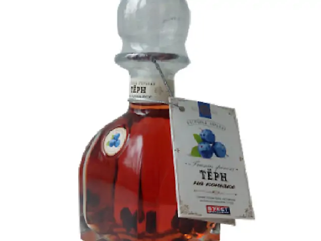 Настоянка гірка `Терен у дивіні` (графін) 36% 0,5л