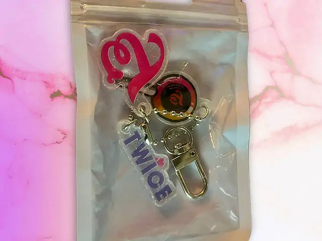 Брелок Twice
